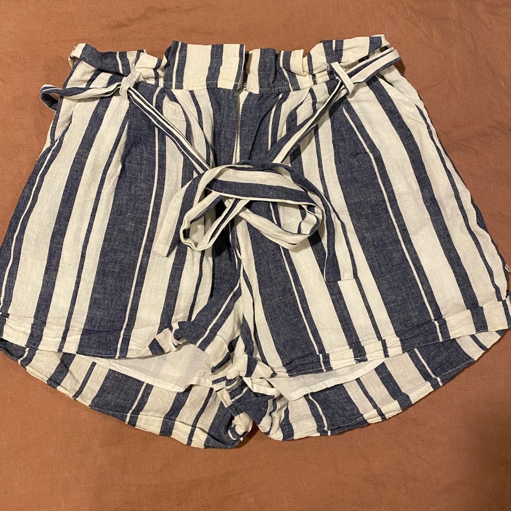 Linen shorts